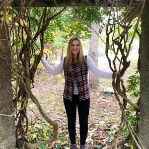 Meet your Posher, Courtney